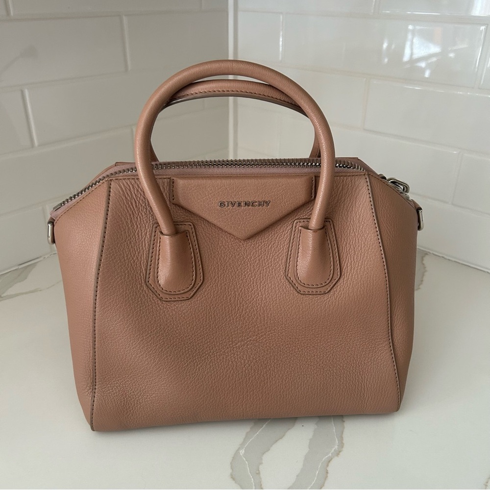 Givenchy Antigona top handle bag